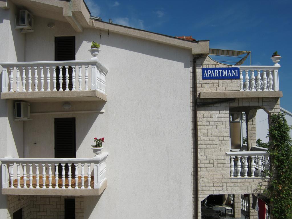 Apartments Nestor Трибунь Экстерьер фото