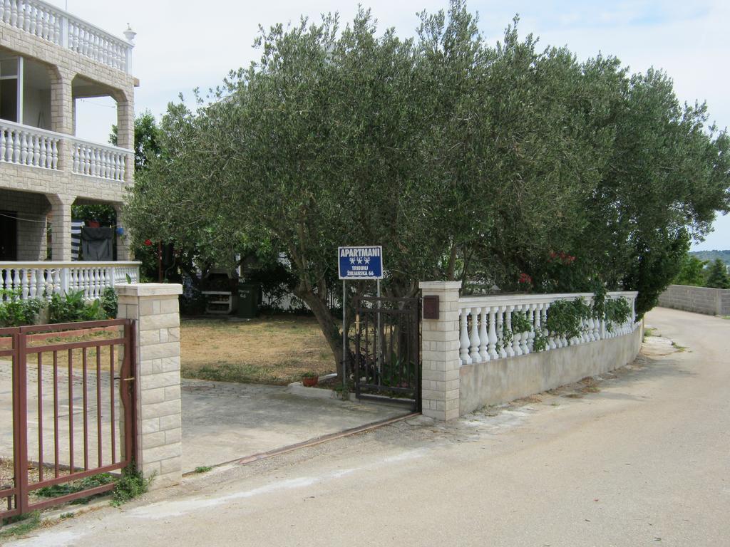 Apartments Nestor Трибунь Экстерьер фото